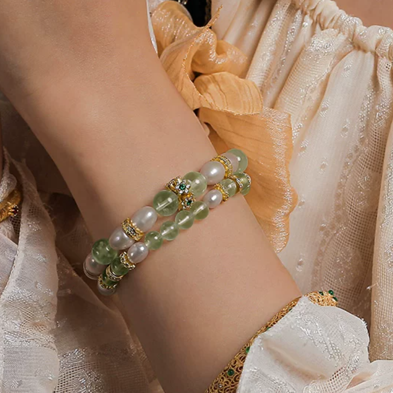 Freshwater Pearl & Icy Prehnite Bracelet