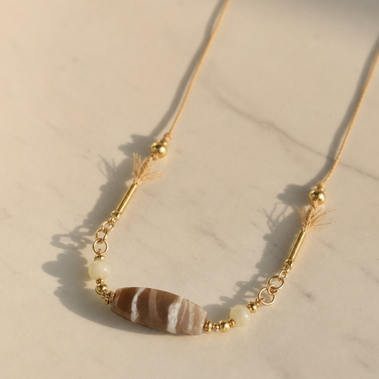 Peak Sugar-White Dzi Necklace